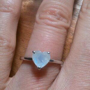 Moon Glow Moonstone Platinum over Sterling Silver Heart Ring (Size 7)